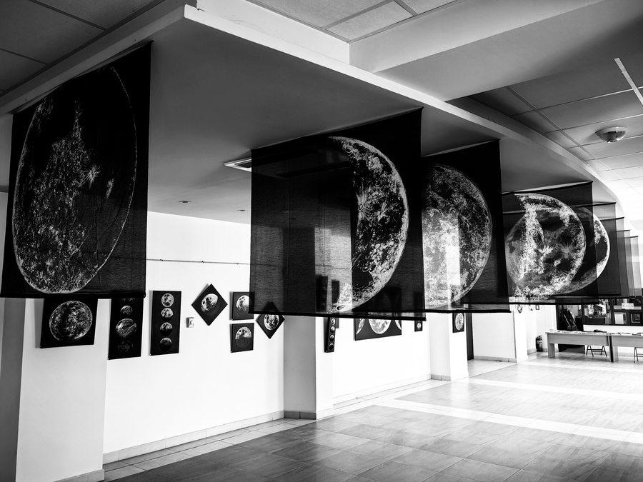 Portraits of the Moon in Black | solo exhibition